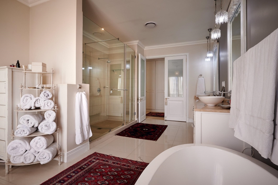 5 Bedroom Property for Sale in Waterfall Country Estate Gauteng