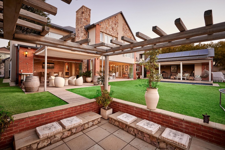 5 Bedroom Property for Sale in Waterfall Country Estate Gauteng
