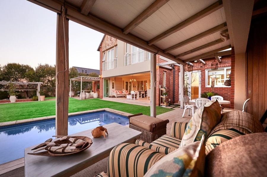 5 Bedroom Property for Sale in Waterfall Country Estate Gauteng