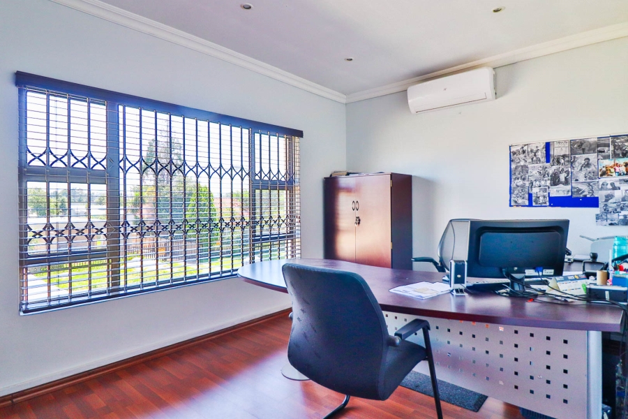 Commercial Property for Sale in New Redruth Gauteng