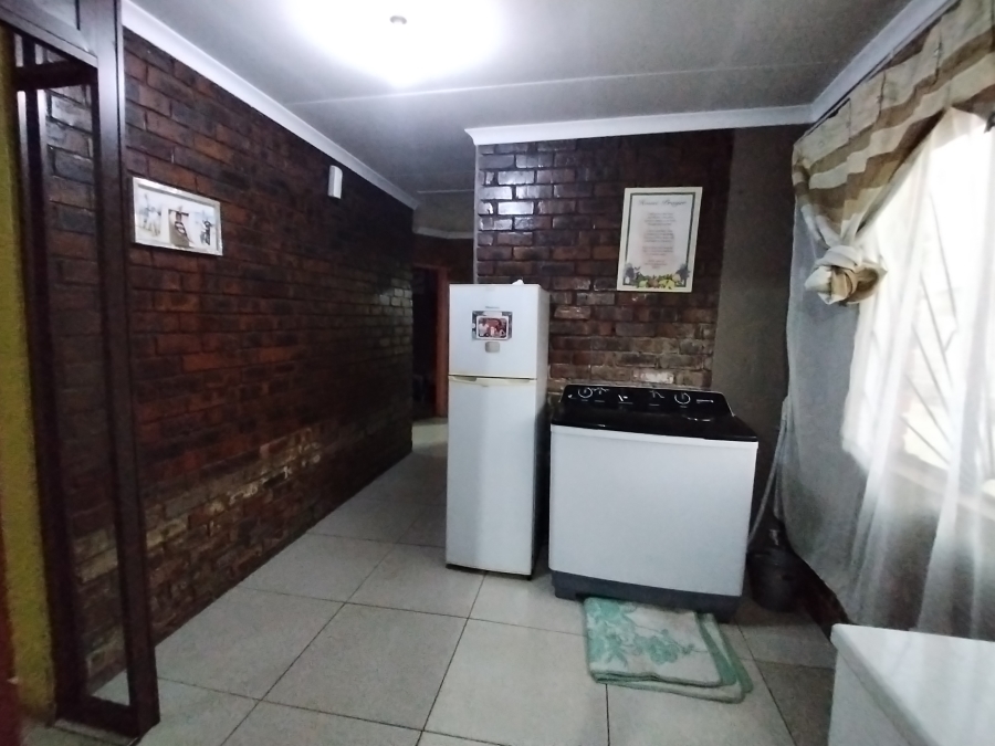 3 Bedroom Property for Sale in Etwatwa Gauteng