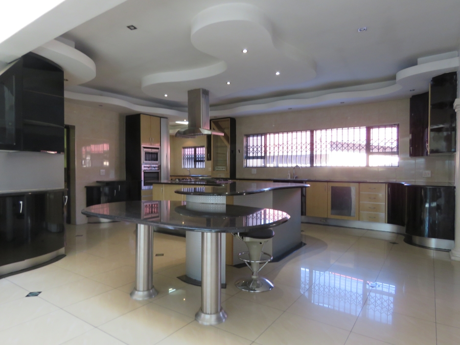 6 Bedroom Property for Sale in Westdene Gauteng