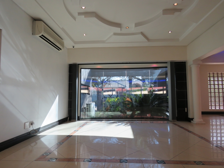 6 Bedroom Property for Sale in Westdene Gauteng