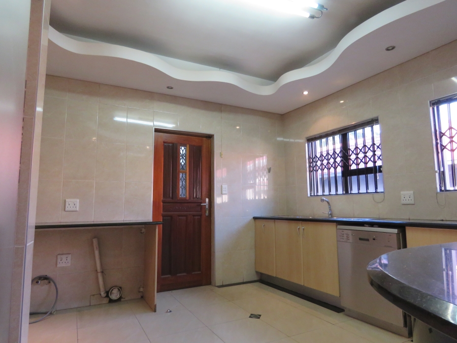 6 Bedroom Property for Sale in Westdene Gauteng