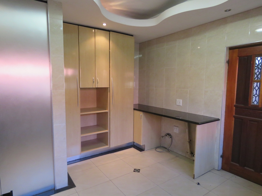 6 Bedroom Property for Sale in Westdene Gauteng