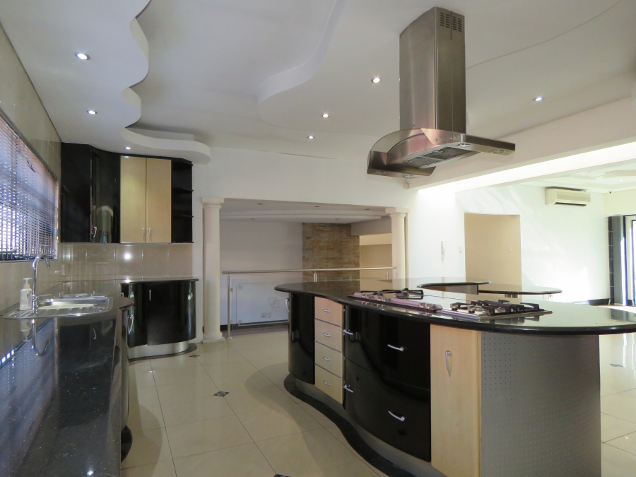 6 Bedroom Property for Sale in Westdene Gauteng