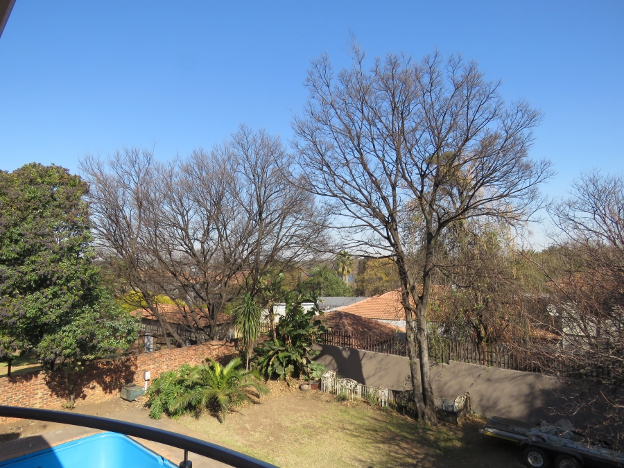 6 Bedroom Property for Sale in Westdene Gauteng