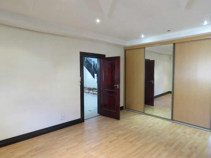 6 Bedroom Property for Sale in Westdene Gauteng