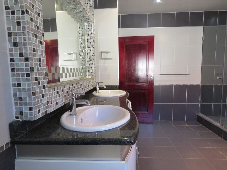 6 Bedroom Property for Sale in Westdene Gauteng