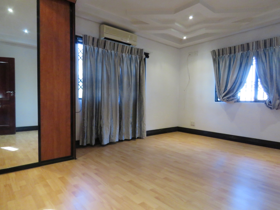 6 Bedroom Property for Sale in Westdene Gauteng