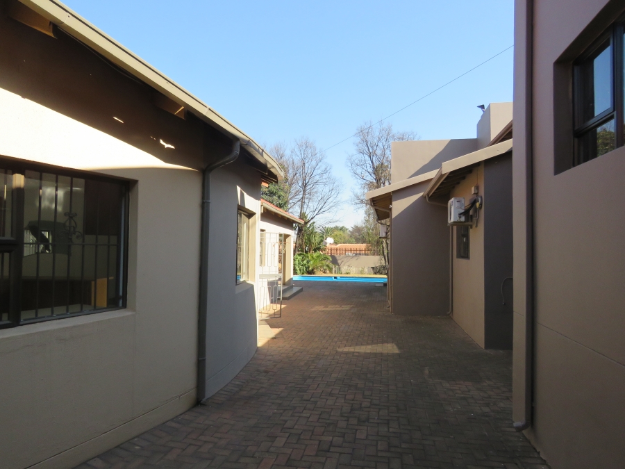 6 Bedroom Property for Sale in Westdene Gauteng