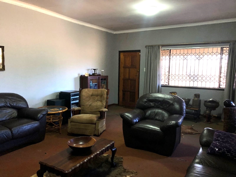 4 Bedroom Property for Sale in Houtkop A H Gauteng