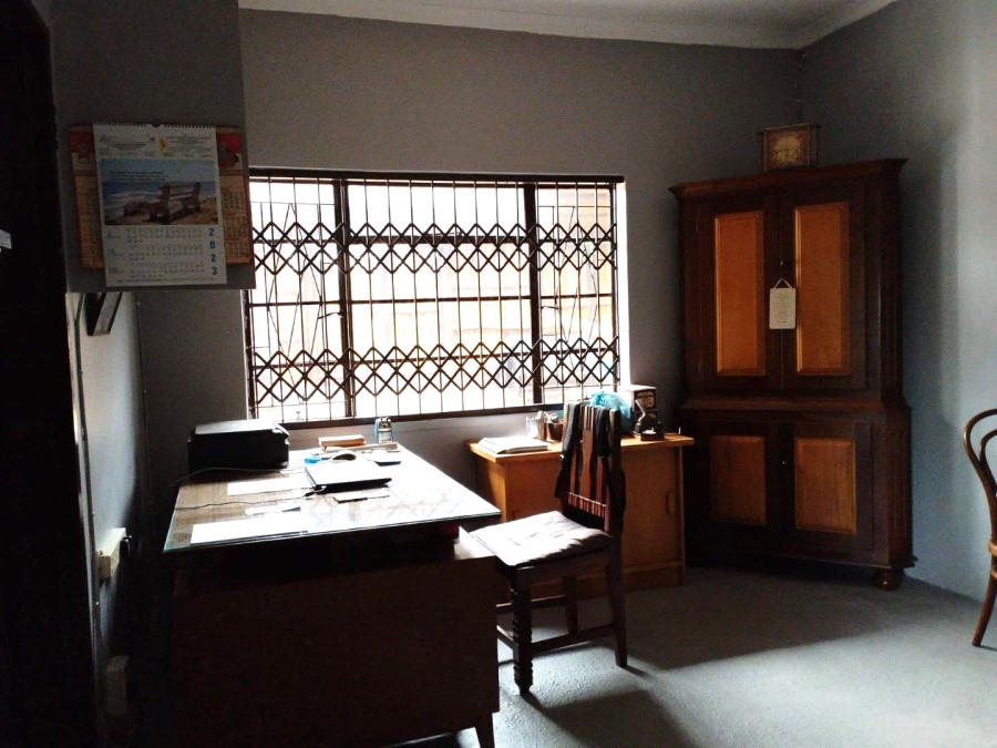 4 Bedroom Property for Sale in Houtkop A H Gauteng