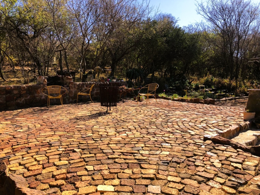 4 Bedroom Property for Sale in Houtkop A H Gauteng