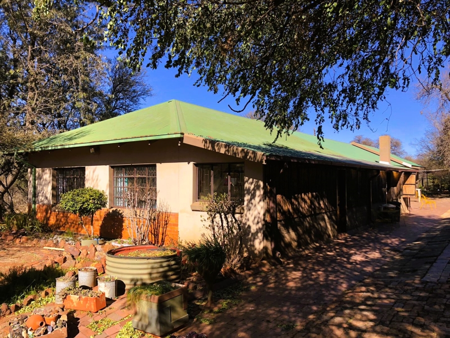 4 Bedroom Property for Sale in Houtkop A H Gauteng