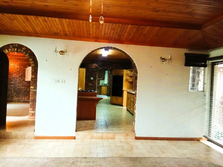 5 Bedroom Property for Sale in Ferryvale Gauteng