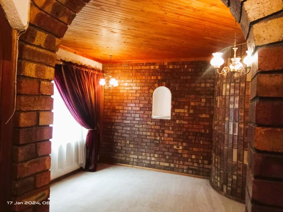 5 Bedroom Property for Sale in Ferryvale Gauteng