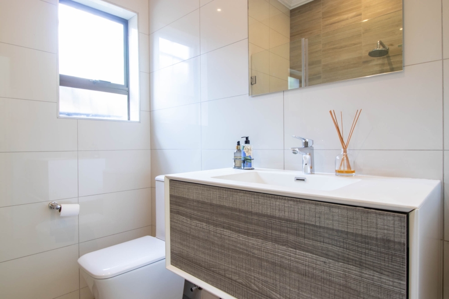 5 Bedroom Property for Sale in Waterkloof Gauteng