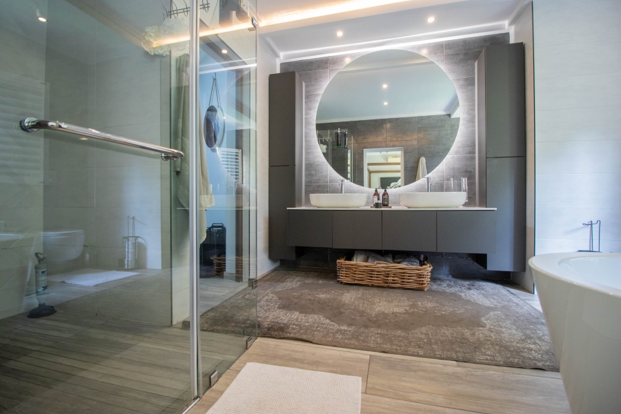 5 Bedroom Property for Sale in Waterkloof Gauteng