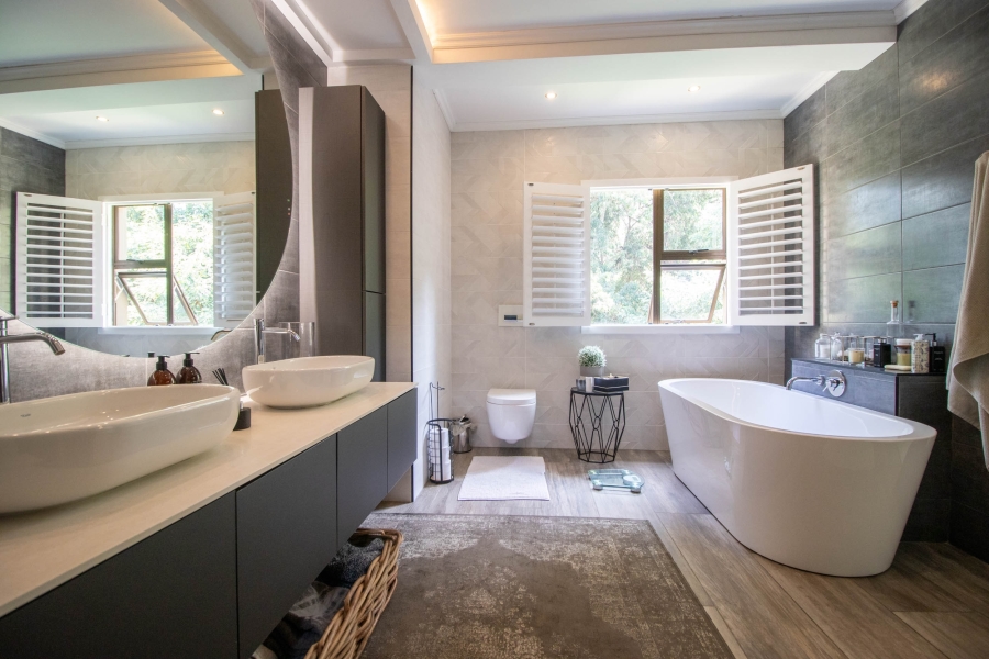 5 Bedroom Property for Sale in Waterkloof Gauteng