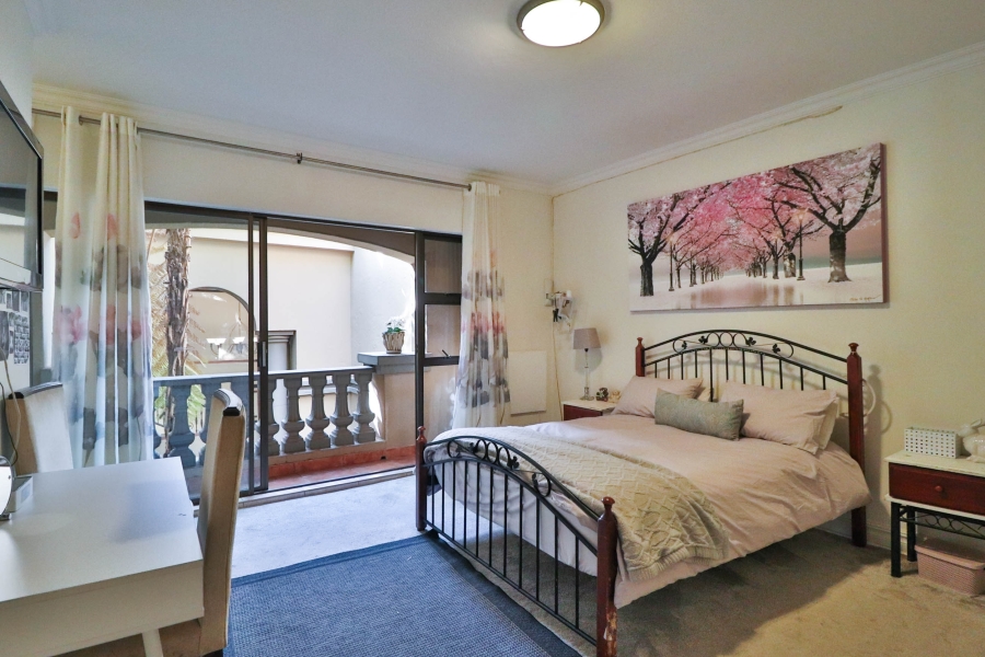 5 Bedroom Property for Sale in Waterkloof Gauteng