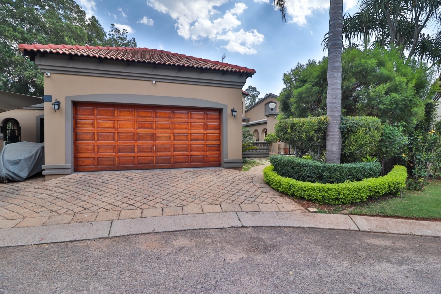 5 Bedroom Property for Sale in Waterkloof Gauteng