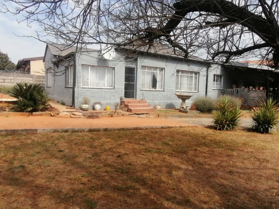 5 Bedroom Property for Sale in Rensburg Gauteng