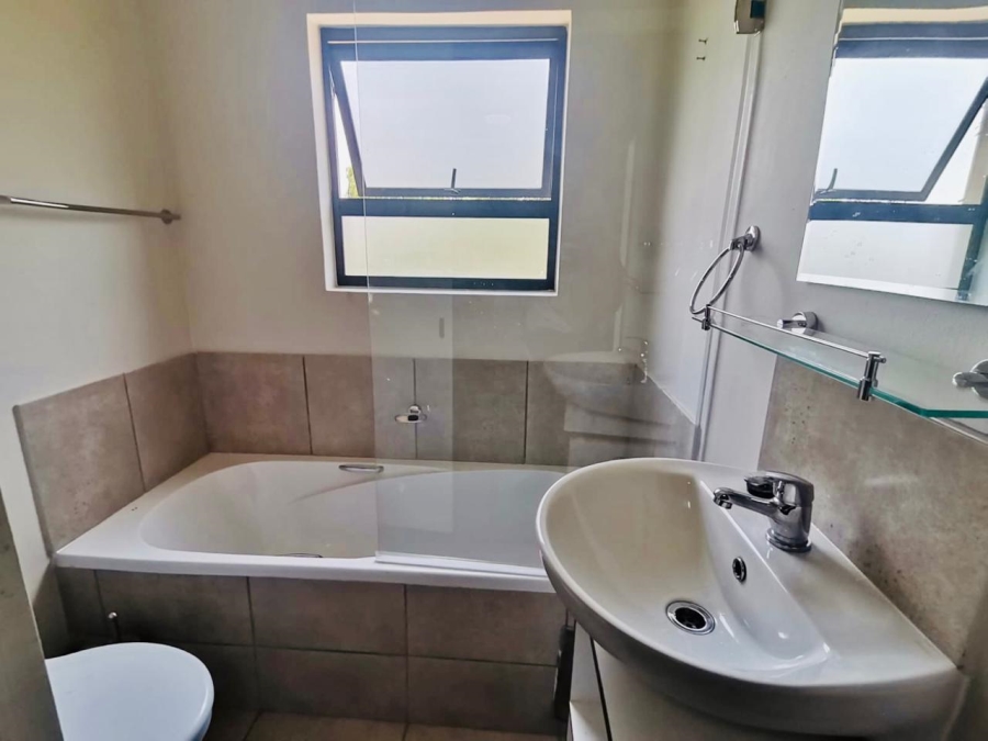 2 Bedroom Property for Sale in Kenleaf Gauteng