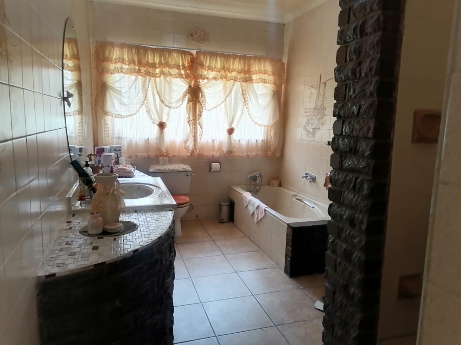 4 Bedroom Property for Sale in Spaarwater Gauteng