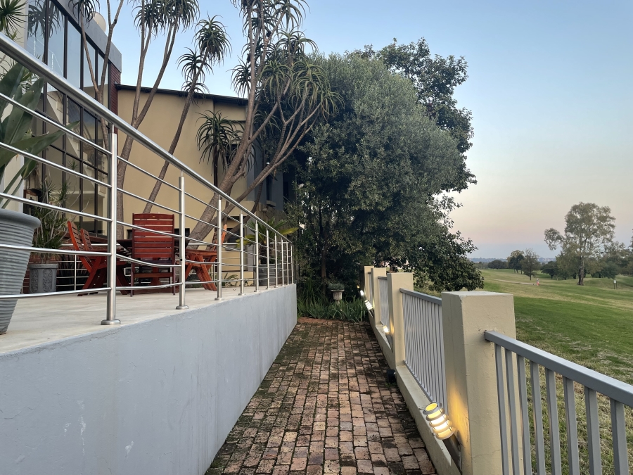 5 Bedroom Property for Sale in Waterkloof Ridge Gauteng