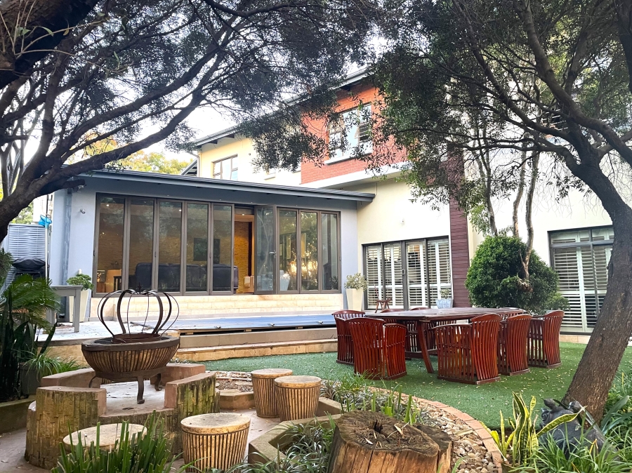 5 Bedroom Property for Sale in Waterkloof Ridge Gauteng