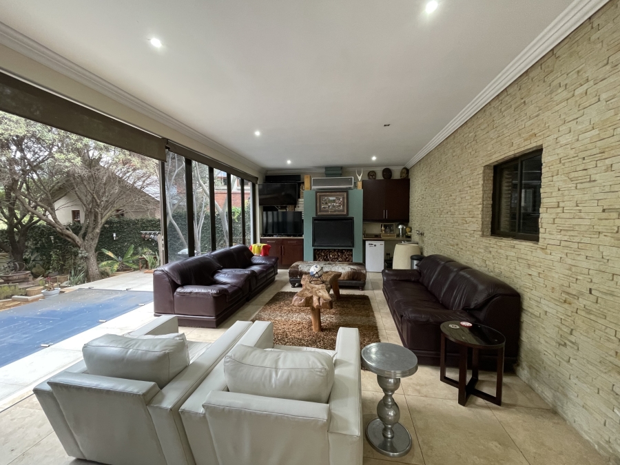 5 Bedroom Property for Sale in Waterkloof Ridge Gauteng