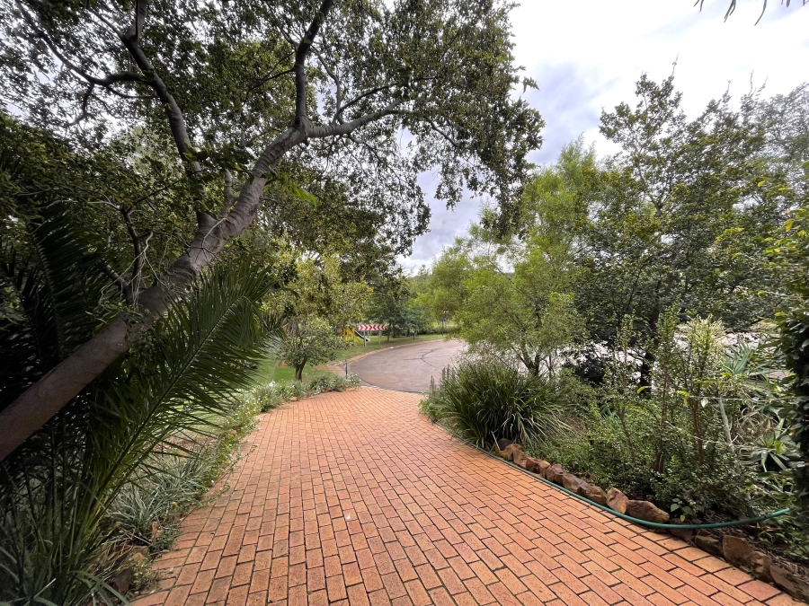 5 Bedroom Property for Sale in Waterkloof Ridge Gauteng