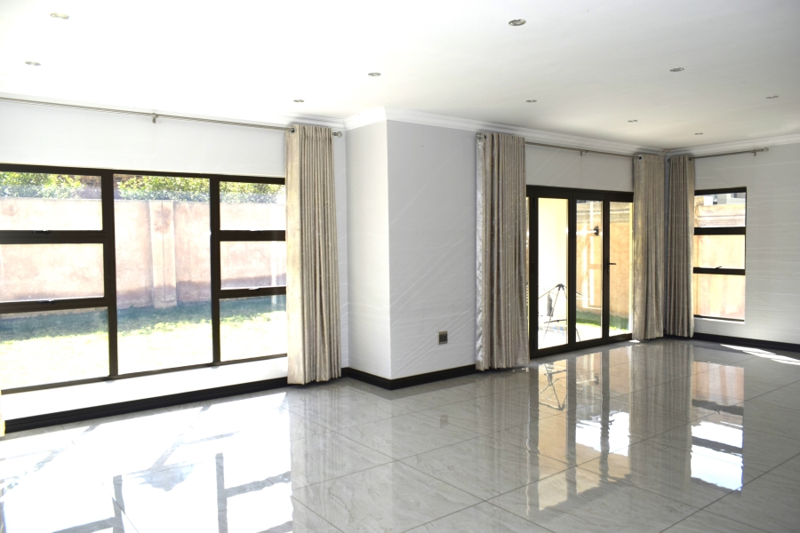 4 Bedroom Property for Sale in Helderwyk Gauteng