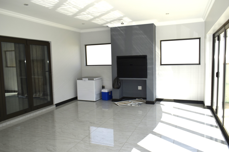 4 Bedroom Property for Sale in Helderwyk Gauteng