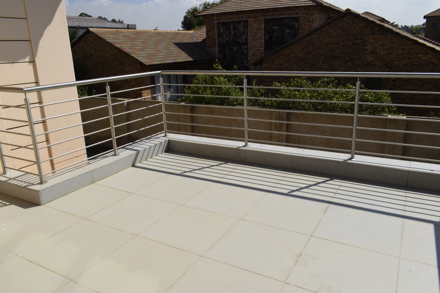 4 Bedroom Property for Sale in Helderwyk Gauteng