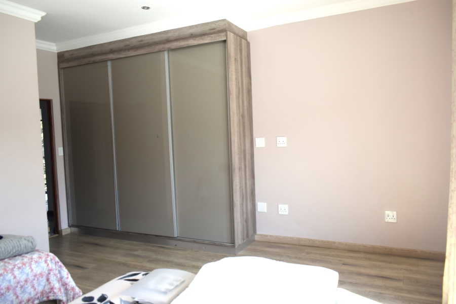 4 Bedroom Property for Sale in Helderwyk Gauteng