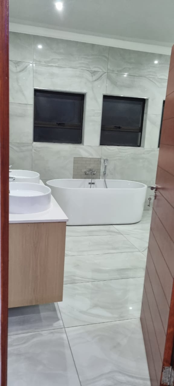 4 Bedroom Property for Sale in Helderwyk Gauteng