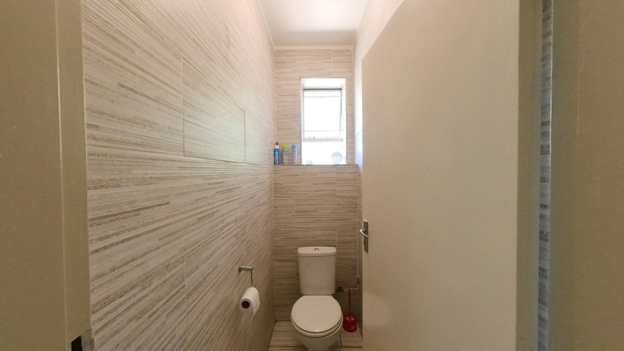 2 Bedroom Property for Sale in Sunnyside Gauteng