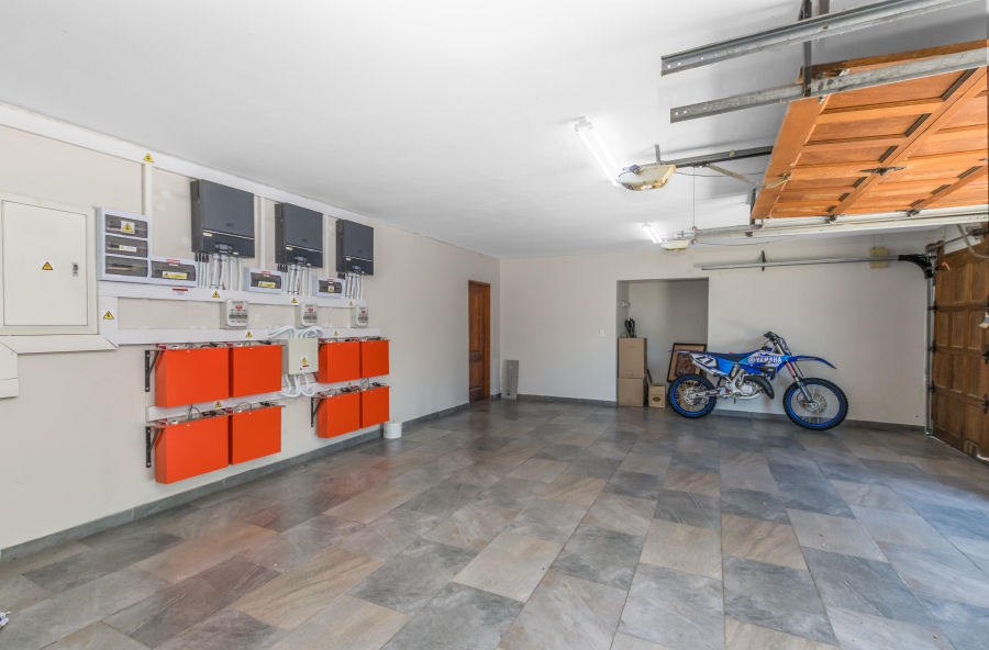 7 Bedroom Property for Sale in Chartwell Gauteng