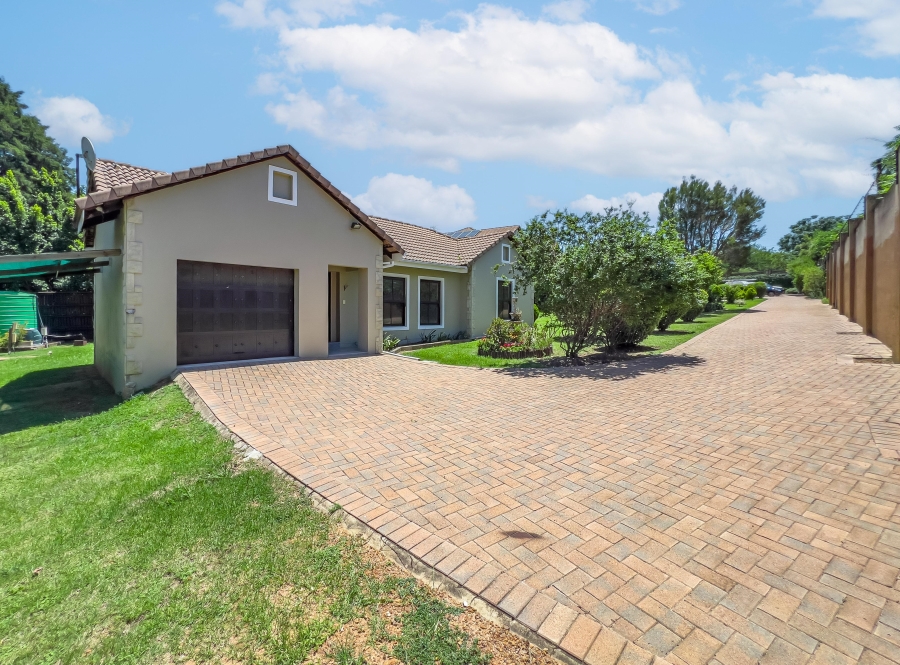 7 Bedroom Property for Sale in Chartwell Gauteng