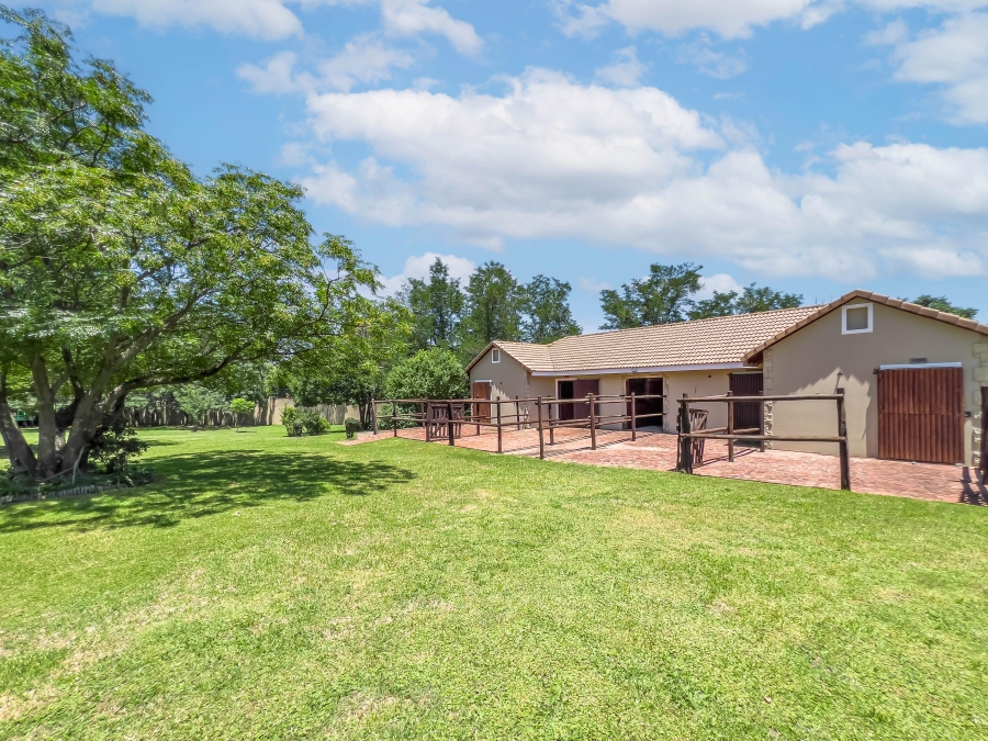 7 Bedroom Property for Sale in Chartwell Gauteng