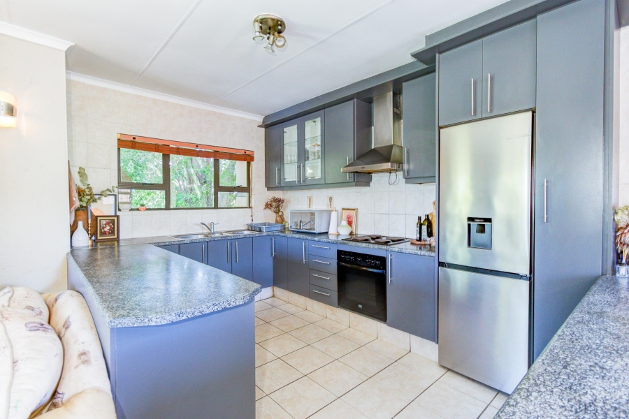 To Let 2 Bedroom Property for Rent in Saddlebrook Estate Gauteng