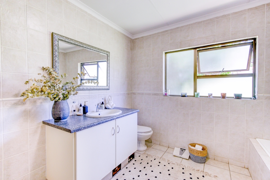 To Let 2 Bedroom Property for Rent in Saddlebrook Estate Gauteng