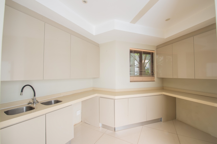 5 Bedroom Property for Sale in Sandhurst Gauteng