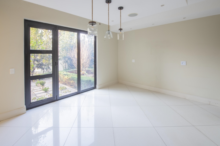 5 Bedroom Property for Sale in Sandhurst Gauteng