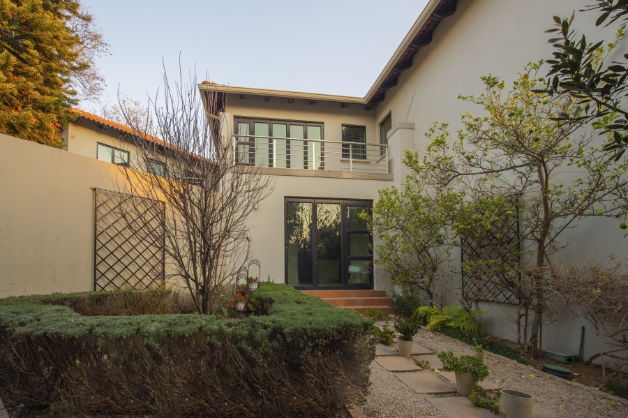 5 Bedroom Property for Sale in Sandhurst Gauteng