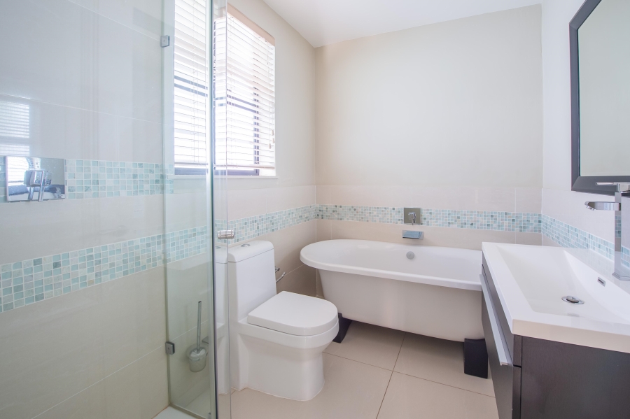 5 Bedroom Property for Sale in Sandhurst Gauteng