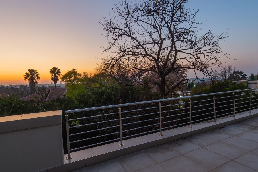 5 Bedroom Property for Sale in Sandhurst Gauteng