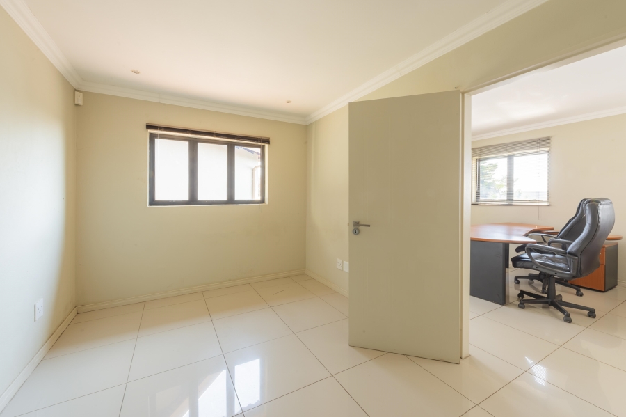 5 Bedroom Property for Sale in Sandhurst Gauteng